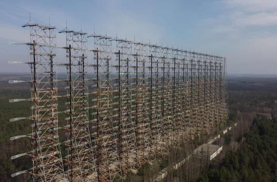 Un système radar de fabrication soviétique près de Tchernobyl.