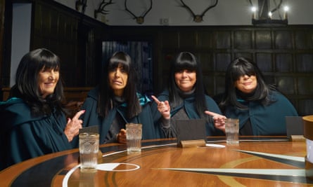 Dame Mary Berry et Claudia Winkleman (première et deuxième à gauche) ont participé à un sketch basé sur Les traîtres avec Dawn French et Jennifer Saunders (troisième et quatrième à gauche).