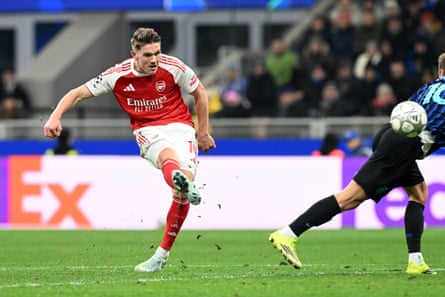 Viktor Gyökeres gets in on the act with a fine finish