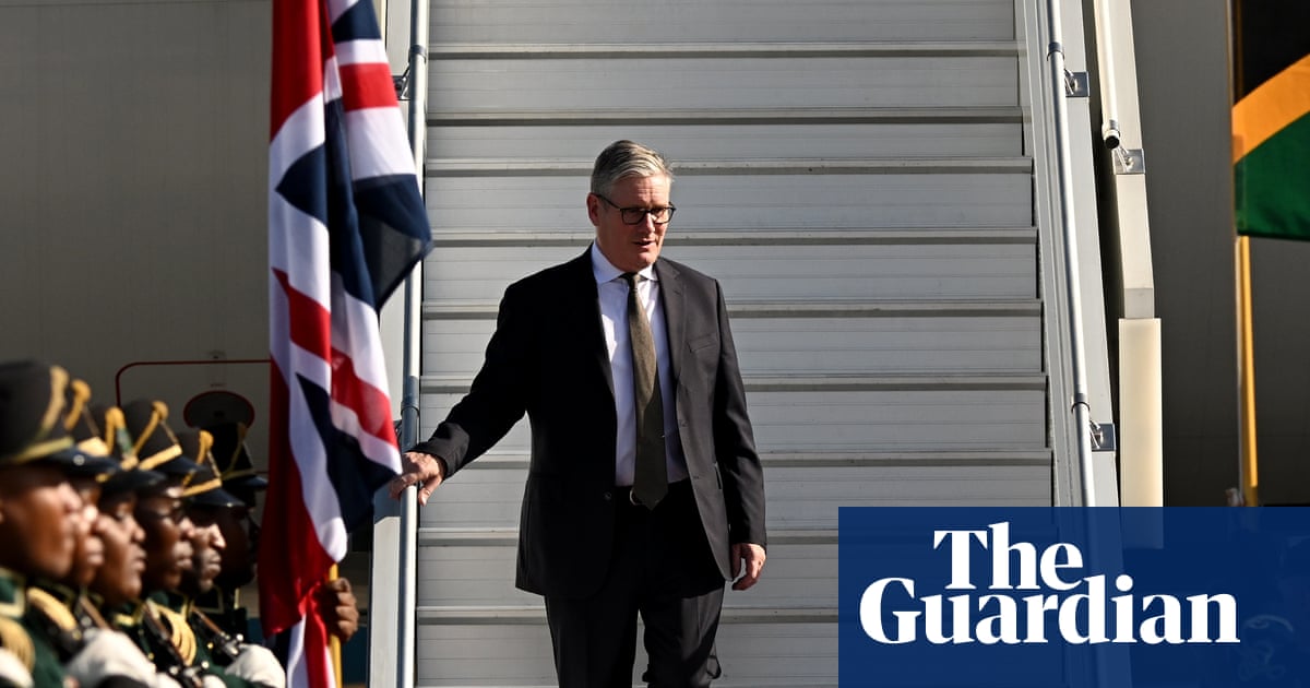 Starmer calls Farage spineless' over tackling racism in Reform party