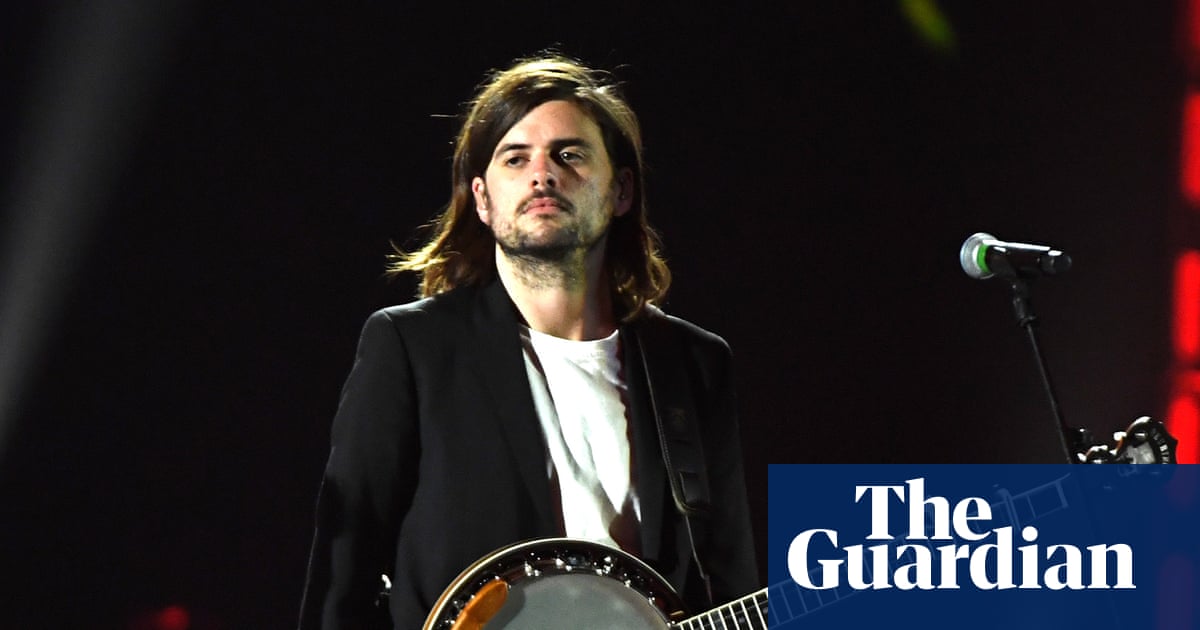 Spectator owner’s son calls for mine-laden ‘floating wall’ to stop Channel crossings