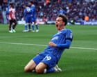 Ten-man Brighton continue fine form with battling win at Sunderland