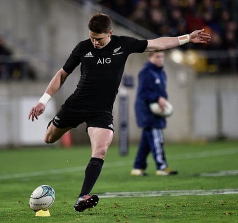 Beauden Barrett attempts a conversion