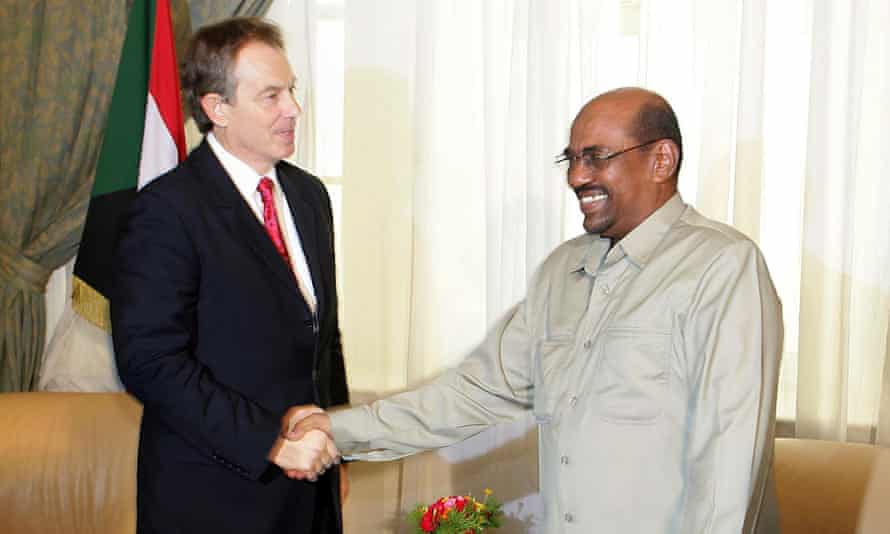 Bashir with British prime minister Tony Blair in 2004.