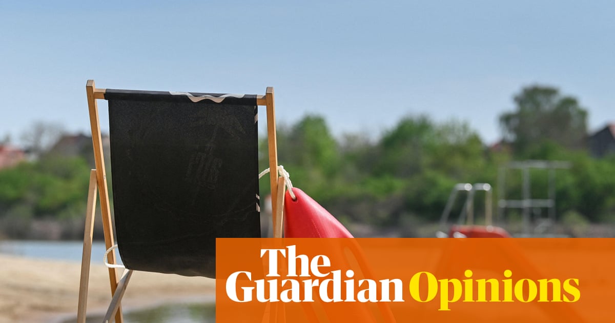 Do you really need to speak German to take a cooling dip? This row in Halle raises all manner of red flags | Fatma Aydemir