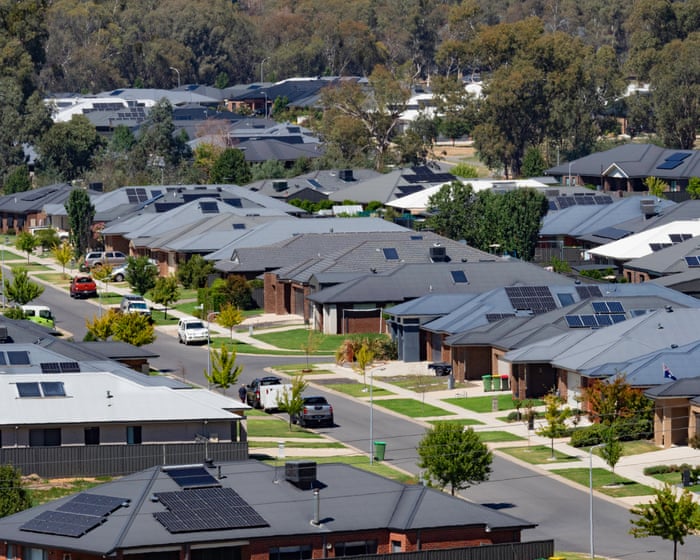 Inflation jumps to 3.2%, dashing hopes of a Melbourne Cup day rate cut for homeowners