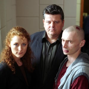 Geraldine Somerville, Robbie Coltrane and Robert Carlyle in Cracker, 1994.