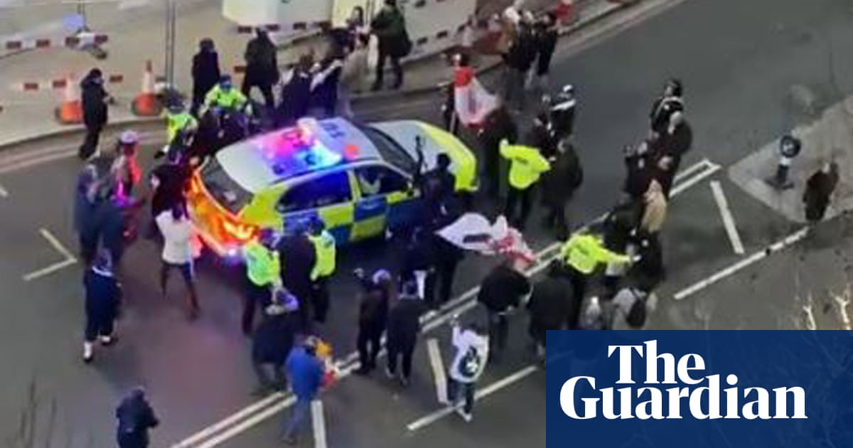 MPs blame Boris Johnson’s ‘poison’ after protesters mob Keir Starmer