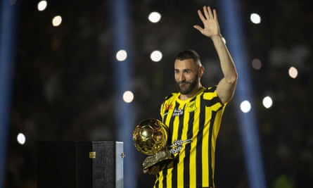 Karim Benzema diarak di klub barunya Al-Ittihad