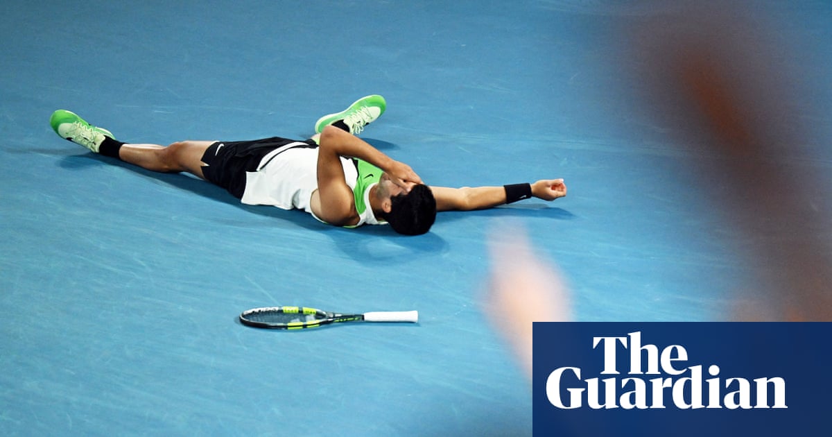 Should the Australian Open finals be played at an earlier time? | Simon Cambers and Joey Lynch
