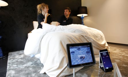 The Smarttress mattress is the world’s first smart mattress, said to be able to detect infidelity in couples by means of a mobile app.