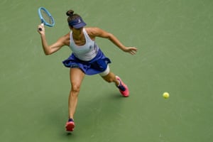 Pironkova wins first set, 6-4.