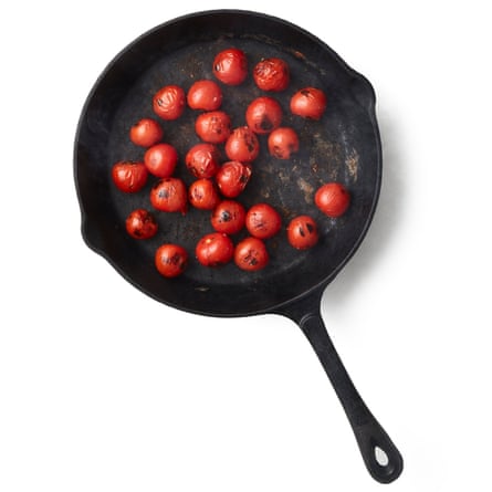 Felicity Cloake’s pappa al pomodoro 03b. If you’re using the cherry tomatoes, toss with a little extra oil, and put on a hot griddle pan until blistered and blackened; otherwise, roughly chop the extra tomato.