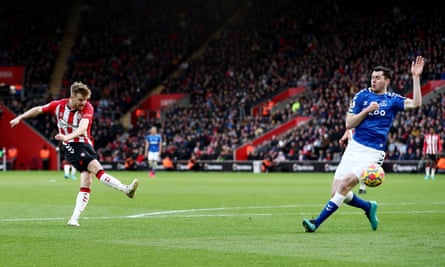 Stuart Armstrong fires Southampton in front against Everton.