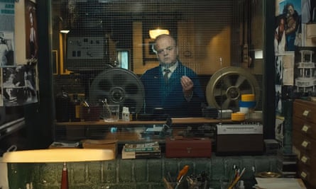 Toby Jones, who knew Mendes growing up in Oxford, plays Norman, the projectionist.