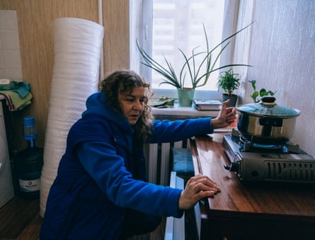 Julia Po with a gas burner