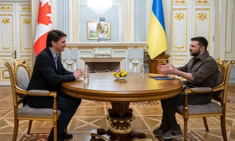 Canadian prime minister Justin Trudeau (L) meets with Ukraine president Volodymyr Zelenskiy in Kyiv.