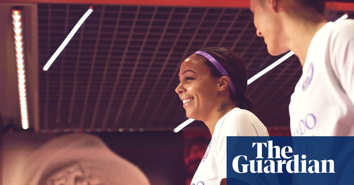 Sydney Leroux back on pitch 93 days after giving birth to second child