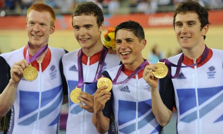 Thomas (far right) and his Great Britain teammates with their gold medals for the men’s team pursuit at the 2012 Olympics in London.