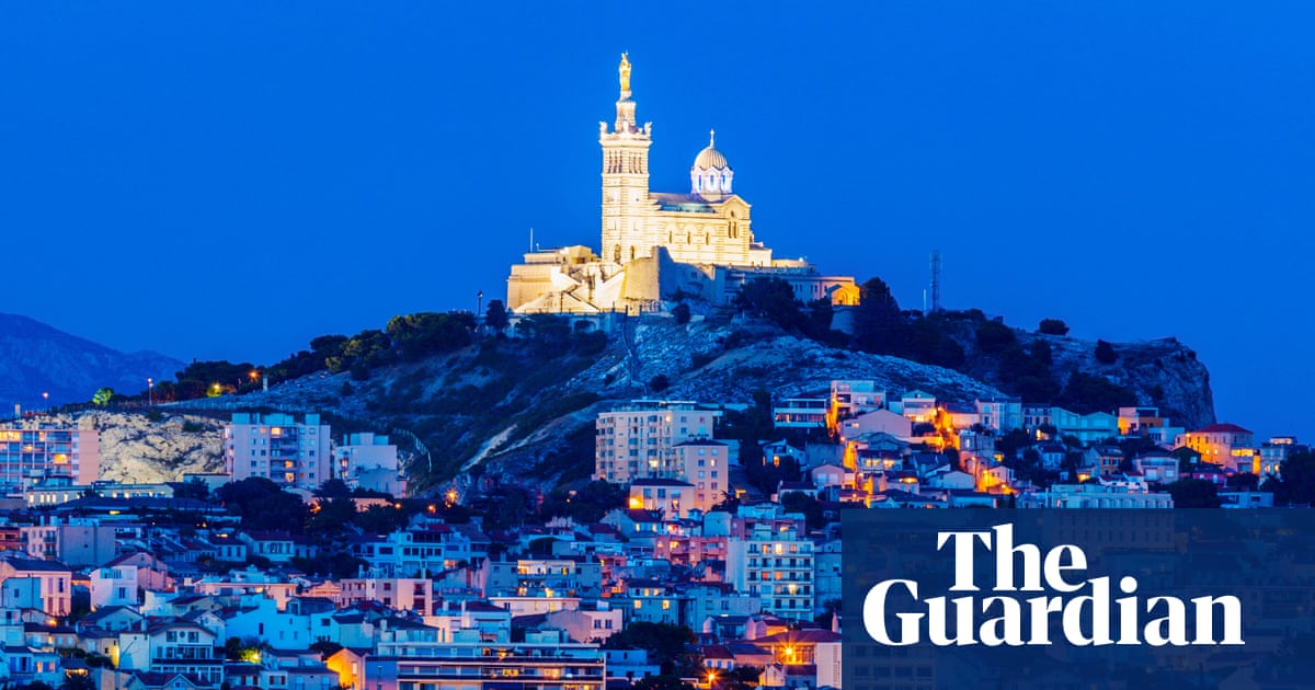Un pueblo diverso y acogedor: el caramelo visual urbano de Notre