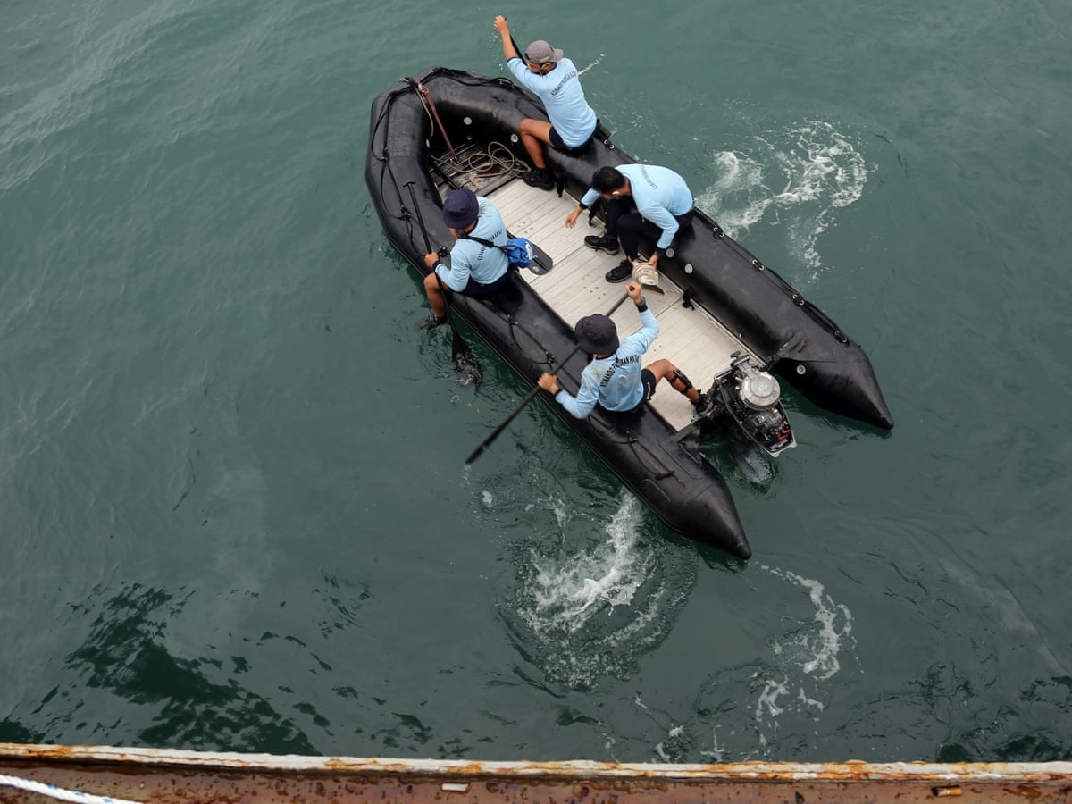 Indonesia Plane Crash Divers To Retrieve Black Boxes From Sriwijaya Air Flight 182 Indonesia The Guardian
