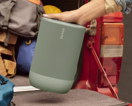Una foto de un altavoz Sonos Move 2