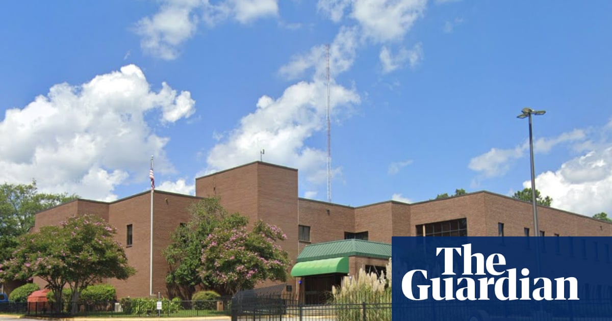 Ohio mayor arrested on voyeurism charges after allegedly sniffing girl’s underwear