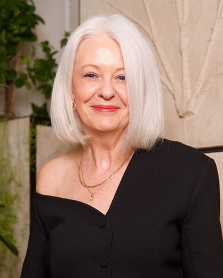 Valerie Mackay, @embracingfifty