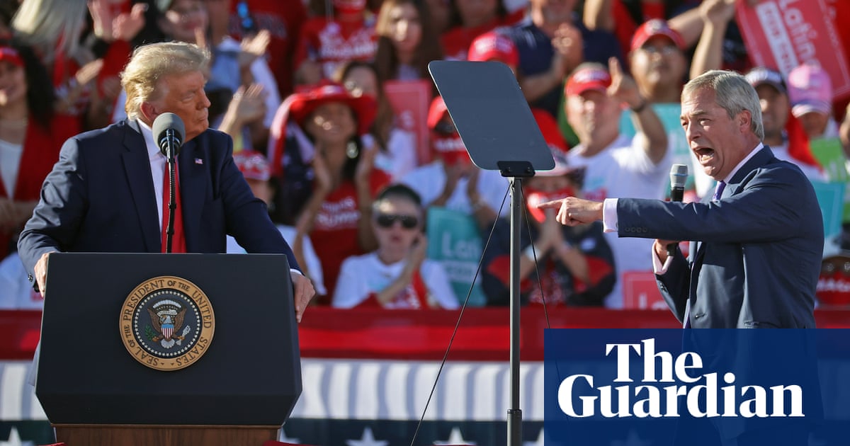 Nigel Farage heaps praise on Donald Trump at Arizona rally