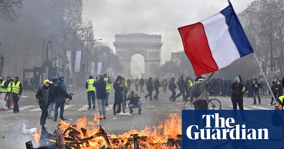 Image result for French  vS Amazon logistics against yellow vests