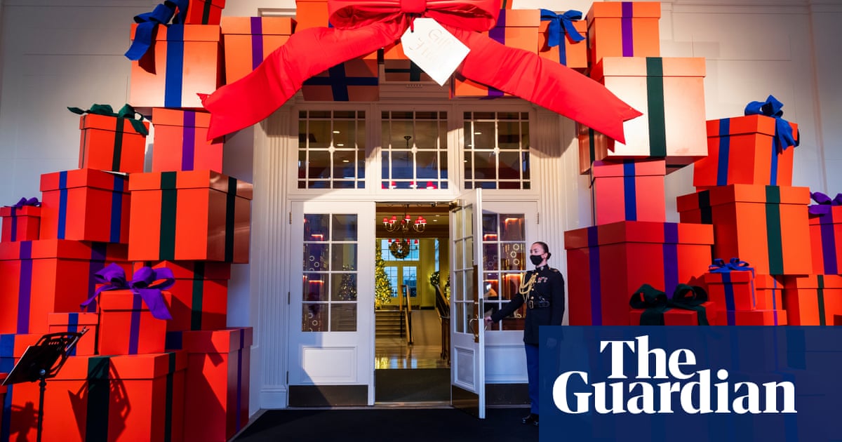 White House Christmas Decorations 2022 Be Best Jill Biden Decks The White House Halls For Christmas – In Pictures | Us  News | The Guardian