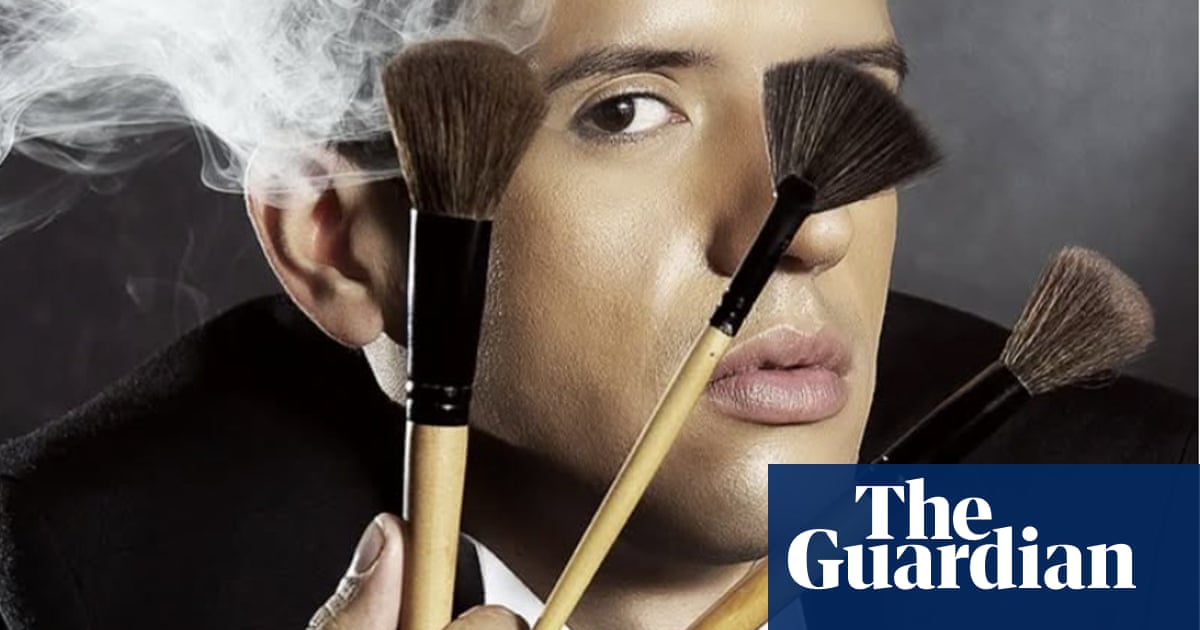 ‘He is not a gang member’: outrage as US deports makeup artist to El Salvador prison for crown tattoos | US immigration ‘He is not a gang member’: outrage as US deports makeup artist to El Salvador prison for crown tattoos | US immigration