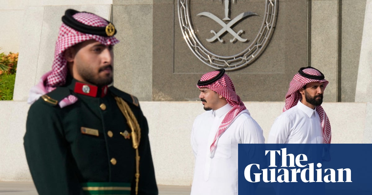 جامعة إكستر توافق على صفقة مع السعودية لتدريب ضباط ومسؤولين عسكريين