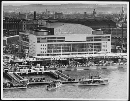 Black and white photo of the Royal Festival Hall in 1951