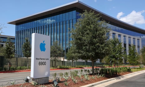 Apple workers launch petition over firm's return-to-office stance | Apple |  The Guardian