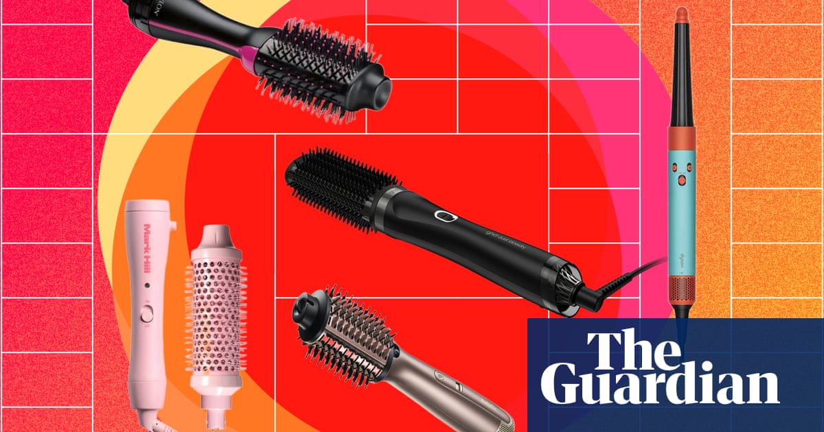 The best hot brushes for a salon finish at home, tried and tested by our expert