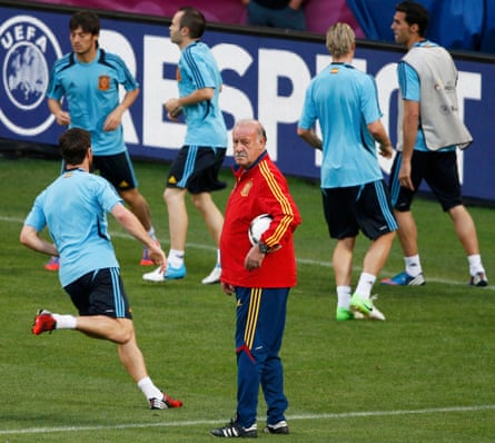 Vicente del Bosque with Spain’s squad during Euro 2012.