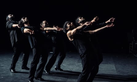 Irresistible dancing … La Confluencia.