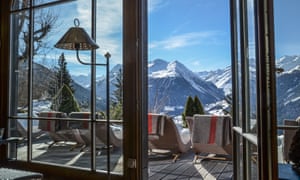 Patio parfait … Hotel Bella Tola, Saint-Luc, Switzerland