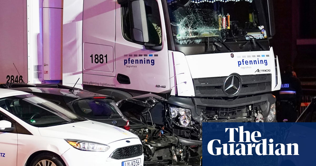 Eight injured as stolen lorry crashes into cars in Germany