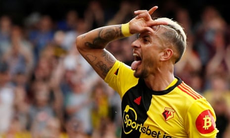 Roberto Pereyra celebrates scoring the penalty that made it 2-2 and earned Watford a point at home to Arsenal.