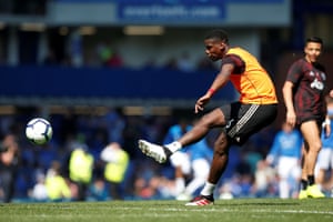 Gary Neville wants Pogba to decide if his future is with United.