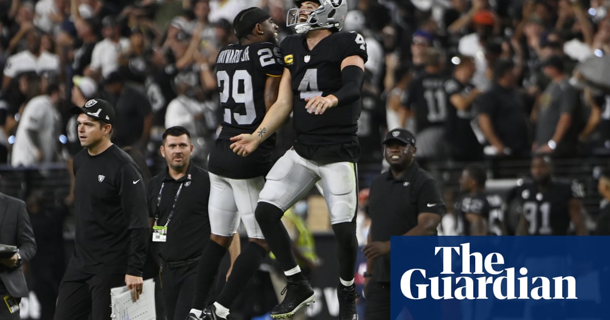 Carr and Jones combine to give Raiders dramatic NFL win over Ravens