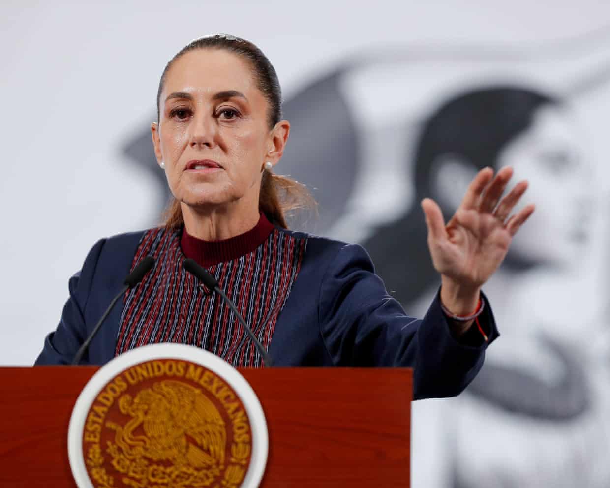 Sheinbaum vuelve a desestimar la amenaza de Trump de enviar tropas a México: «No queremos intervención». Sheinbaum vuelve a desestimar la amenaza de Trump de enviar tropas a México: «No queremos intervención».