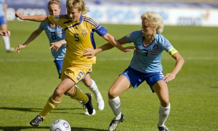 Ukraine’s Oksana Yakovyshyn is challengedby the Netherlands’ Daphne Koster during the Euro 2009 match in Turku, Finland.