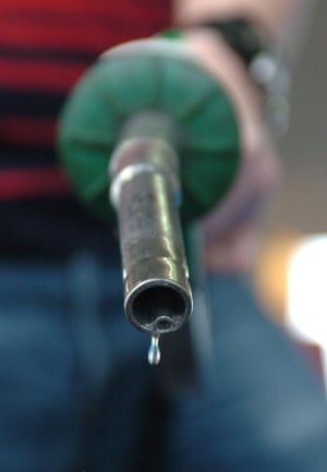 Inflation rises, pushed up by higher petrol prices