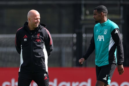 Arne Slot and Alexander Isak
