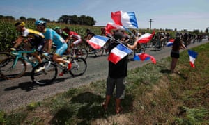 As it’s Bastille Day, it’s no surprise to as see a host of Tricolores along the route 