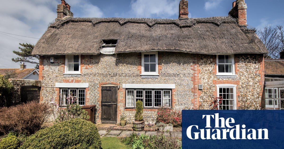 William Blake cottage at risk of being lost, says Historic England