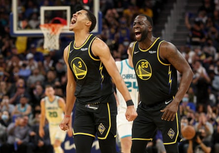 Jordan Poole et Draymond Green sur le terrain